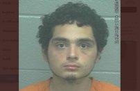 Por miedo a contagiarse de Covid-19, joven apuñala a familia de origen asiático