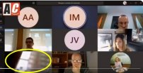Político olvida apagar su cámara en plena videoconferencia y se ¡METE a BAÑAR!