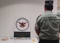 GN decomisa paquete de CREDENCIALES de INE falsas en este aeropuerto